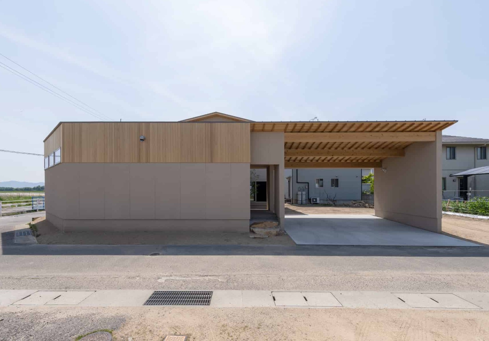 施工事例を更新しました｜変型地に合わせたコの字住宅の画像